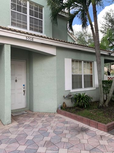 5516 Boynton Gardens Dr, Boynton Beach, FL 33437-5342