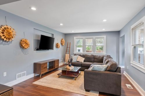 7113 43rd St, Milwaukee WI  53209-2220 exterior