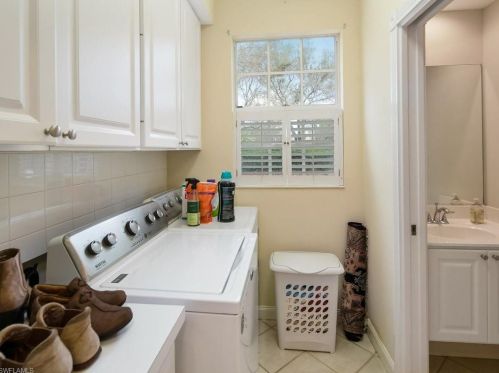 5353 Cv Cir, Naples FL 34119-9528 exterior