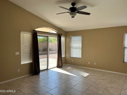 19001 2nd Ave, Phoenix AZ  85027-6606 exterior