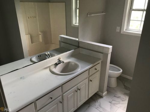 6689 Jojanne Ln, Lithonia GA 30038-3130 exterior