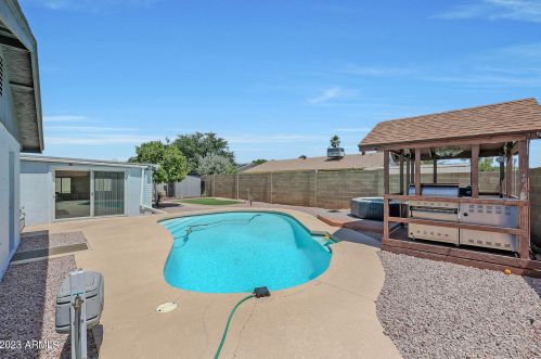 18811 12th Ave, Phoenix AZ  85027-5514 exterior