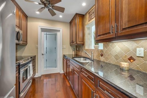 672 96 Ave, Naples FL 34108-2464 exterior