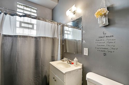 1511 Drake Ave, Chicago IL 60623-2168 exterior