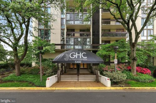 5300 Holmes Run Pkwy, Alexandria VA  22304-2834 exterior