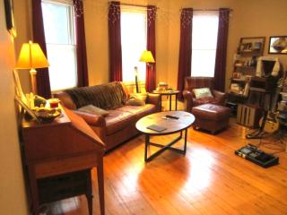 8 Perry St, Brookline MA  02445-6923 exterior