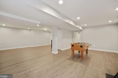 7001 Highland Mdw Ct, Alexandria VA 22315-3963 exterior