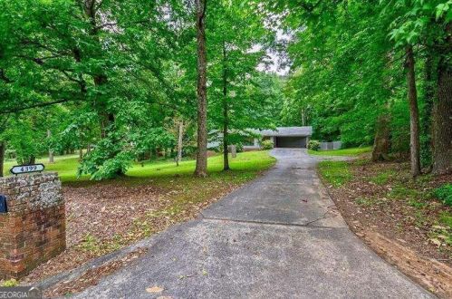 4399 Janice Dr, Atlanta, GA 30337-4801