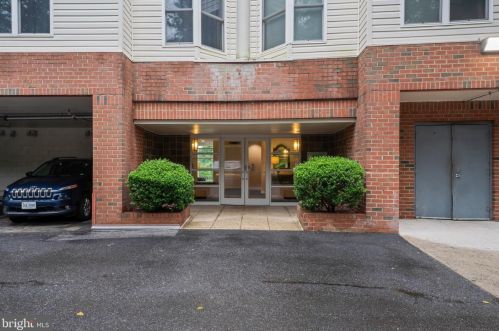 301 Reynolds St, Alexandria VA 22304-4541 exterior