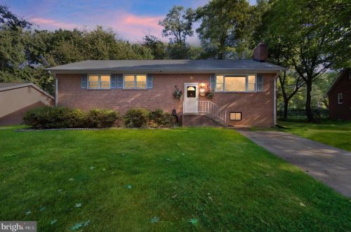 1701 Franwall Ave, Silver Spring, MD 20902-2914