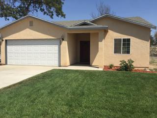 344 D St, Tulare, CA 93274-5119