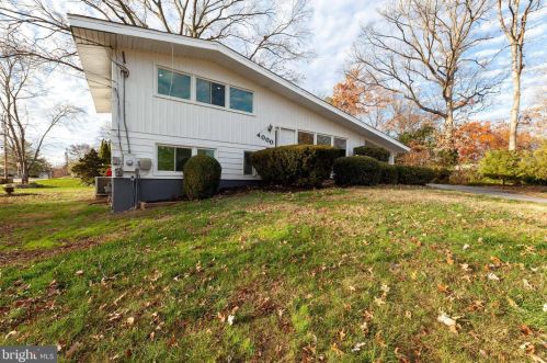 4000 Javins Dr, Alexandria VA  22310-2037 exterior