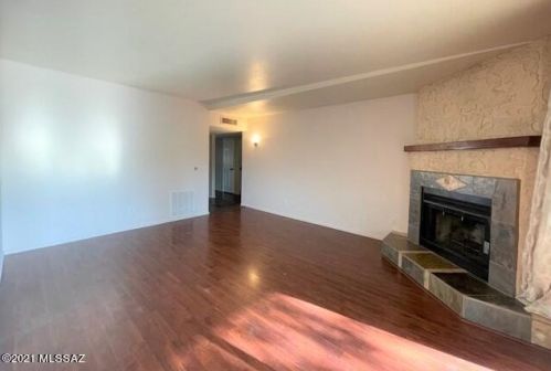 5842 Placita De Las Lomitas, Tucson AZ  85704-3843 exterior