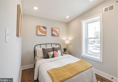 4207 Houghton St, Philadelphia PA  19128-1722 exterior