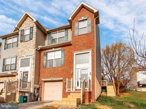 40 Sara Ln, Hanover, PA 17331-8670