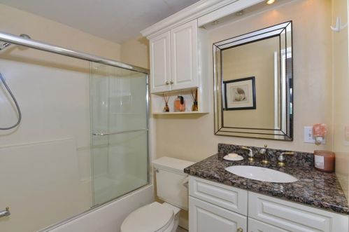 151 Allston Ave, Middletown RI 02842-5803 exterior