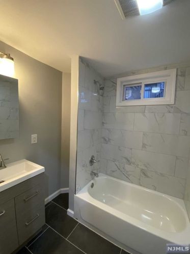 684 18 St, Paterson NJ 07501-2111 exterior