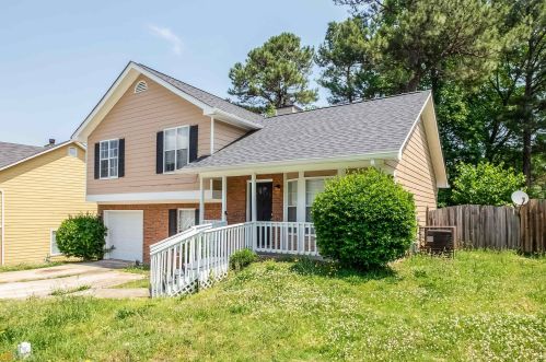 6032 Old Wellborn Trce, Lithonia GA  30058-8331 exterior