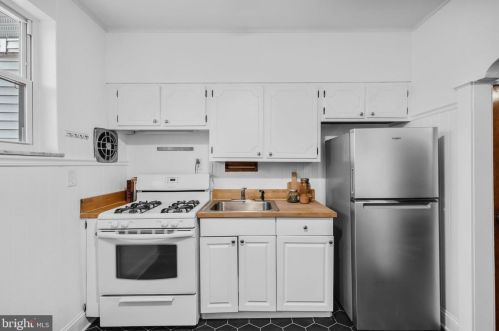 1821 Carlisle St, Philadelphia PA 19145-2307 exterior