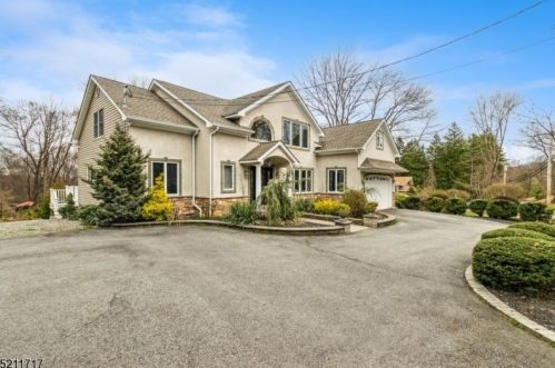 10 Mountainside Dr, Dover NJ  07869-2217 exterior