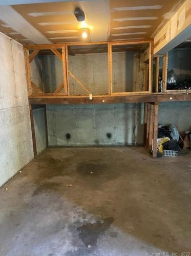 15 Ledgebrook Dr, Norwalk CT 06854-1015 exterior