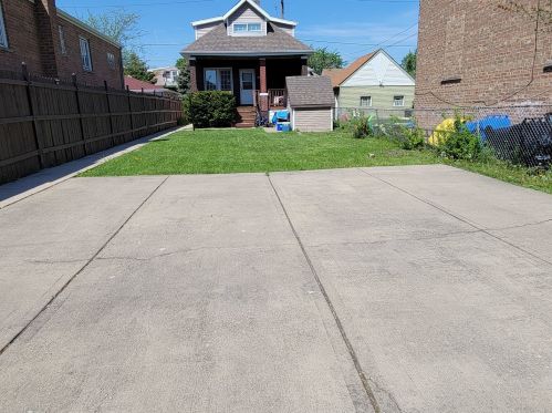 6432 Kilpatrick Ave, Chicago IL 60652-3085 exterior