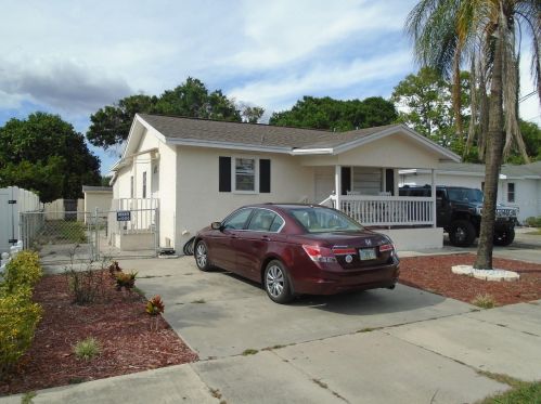 2711 Braddock St, Tampa FL  33607-6829 exterior