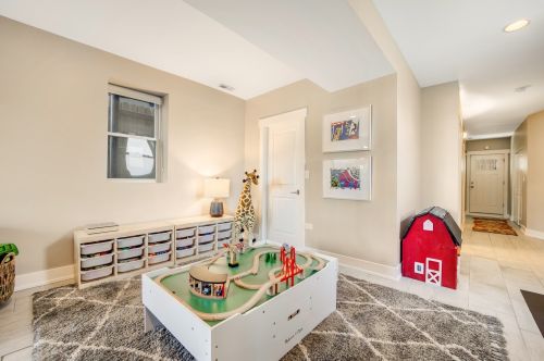 2536 Linden Pl, Chicago IL 60647-2626 exterior