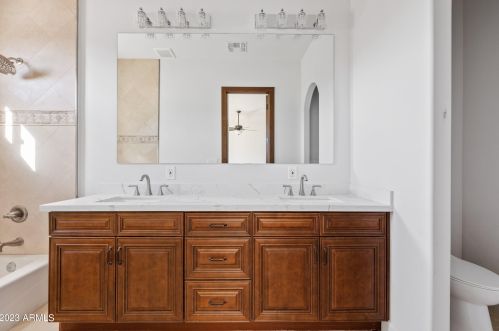 36648 27th Ave, Phoenix AZ 85086-8747 exterior