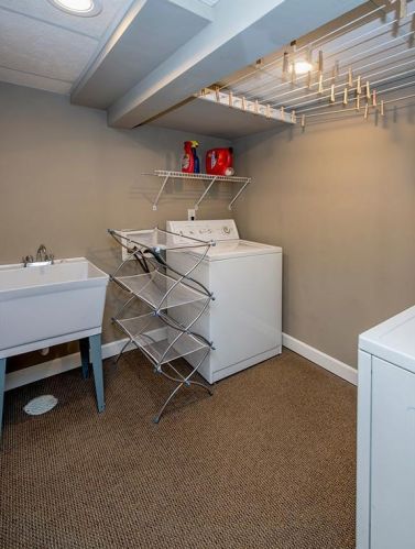 1396 Hartford Ave, Saint Paul MN 55116-1649 exterior