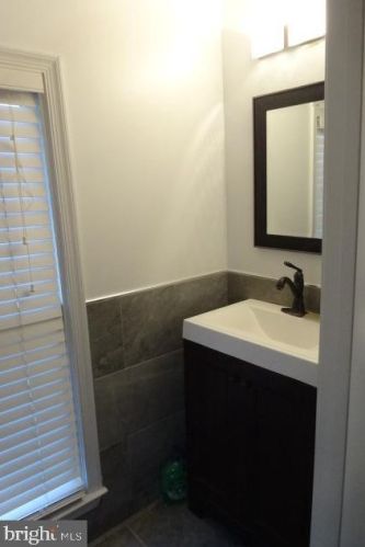 845 Barnaby St, Washington DC 20032-3942 exterior