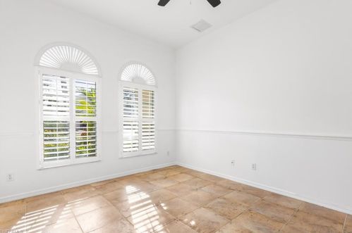 8260 Laurel Lk Blvd, Naples FL 34119-9797 exterior