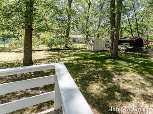 1305 Poulson Rd, Meskegon MI 49445-2532 exterior