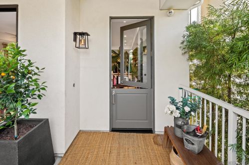 712 Ave, San Diego CA 92118-1716 exterior