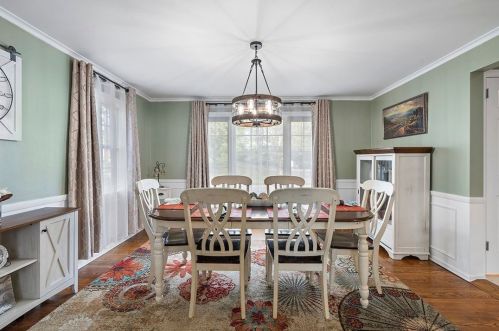 2351 Berkshire Dr, Pittsburgh PA  15241-2445 exterior