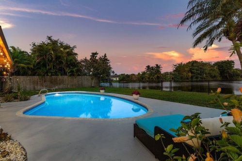 21176 Escondido Way, Boca Raton FL  33433-2505 exterior