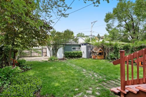 2818 Albany Ave, Chicago IL 60618-7605 exterior