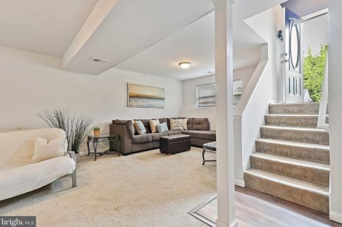 339 Beaghan Dr, Glen Burnie MD 21060-8226 exterior