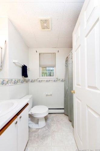 36 Picabo St, Killingly CT 06239-1533 exterior