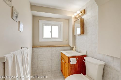 22 Arlene Dr, West Long Branch NJ 07764-1153 exterior