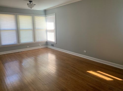 6812 Kilbourn Ave, Chicago IL  60712-4718 exterior