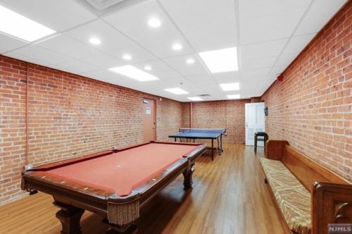 5201 Rio Vis Dr, Mahwah NJ 07430-4510 exterior