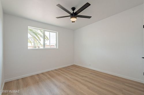 6520 Calle Herculo, Tucson AZ  85710-5620 exterior