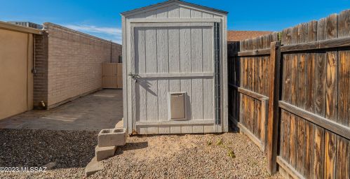 4801 Red Wolf Dr, Tucson AZ  85742-8825 exterior