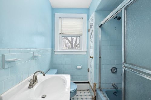 22 Oakland Ave, Providence RI  02919-4307 exterior