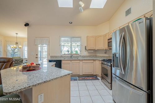 2621 Peter Seward Dr, Tucson AZ 85745-9611 exterior