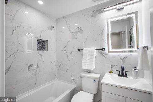 702 19 St, Washington DC 20002-4077 exterior