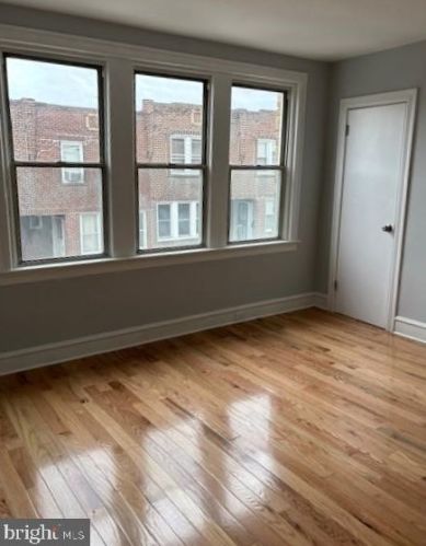 5937 Leithgow St, Philadelphia PA 19123-2127 exterior