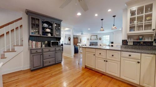 8 Rhody Dr, Westerly RI  02891-2921 exterior