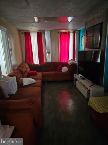 56 Carroll St, Trenton, NJ 08609-1036